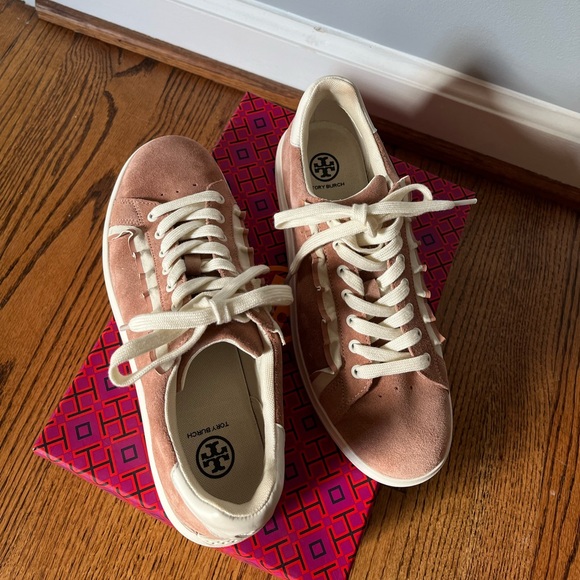 Tory Burch NWT Howell Ruffle Court Shoe Suede / Nappa Leather Size 9 - Picture 4 of 13